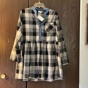 Velzera long top/ dress. Black and tan plaid with blue denim collar. Size L, NWT